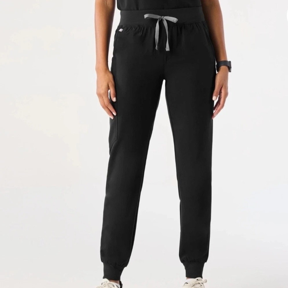 FIGS Zamora Jogger Scrub Pants Black Women Slim Fit Cargo 5-Pocket 28 Inseam